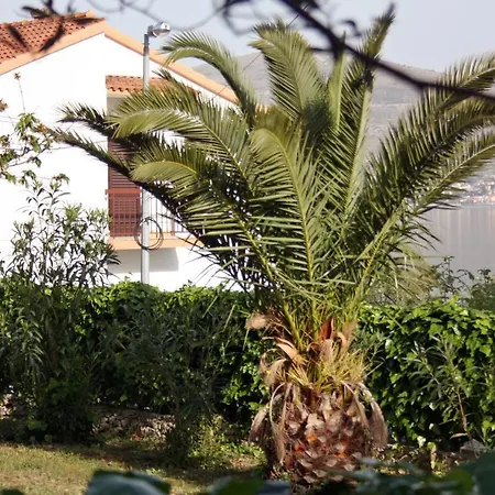 Apartament By The Sea Okrug Gornji, Ciovo - 6078 *