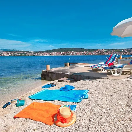 By The Sea Okrug Gornji, Ciovo - 6078 アパート *